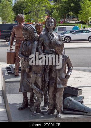 Das Denkmal „Kindertransport – der letzte Abschied“ von Frank Meisler, Bahnhof Hamburg Dammtor, Hamburg, Deutschland. Stockfoto