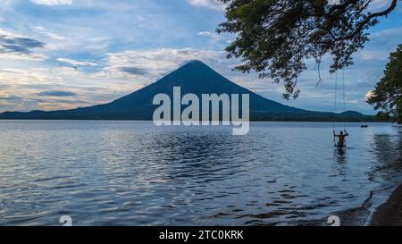 Blick auf den Vulkan Concepcion auf Ometepe Island, Nicaragua, aus Sicht von Playa Mangos Stockfoto