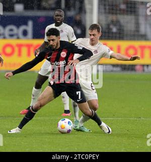 Eintracht Frankfurts Omar Marmoush (vo) Gegen. Min-Jae Kim Fotografiert ...