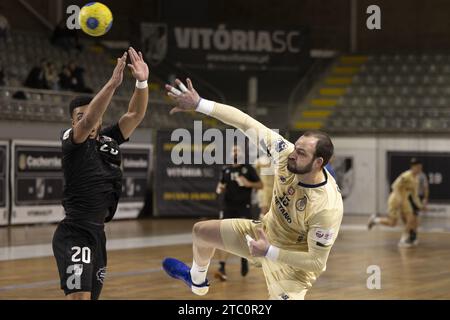 Guimarães, 09/2023 - Vitória SC traf heute Nachmittag auf den FC Porto in Pavilhão União Vimaranense, in einem Spiel der nationalen Handball-Meisterschaft Daymaro Salina (Pedro Correia/Global Imagens). Credit: Atlantico Press/Alamy Live News Stockfoto