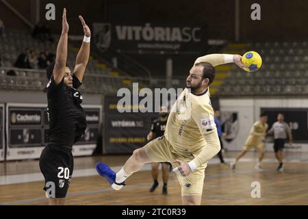 Guimarães, 09/2023 - Vitória SC traf heute Nachmittag auf den FC Porto in Pavilhão União Vimaranense, in einem Spiel der nationalen Handball-Meisterschaft Daymaro Salina (Pedro Correia/Global Imagens). Credit: Atlantico Press/Alamy Live News Stockfoto