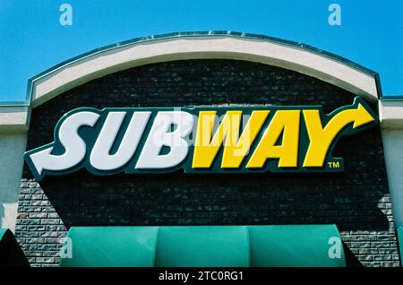 Schild für das U-Bahn-Fast-Food-Restaurant, Meridian, Idaho, USA, John Margolies Roadside America Photograph Archive, 2004 Stockfoto