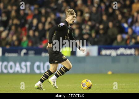 Reading, Großbritannien. Dezember 2023. Luca Connell #48 von Barnsley während des Sky Bet League 1 Matches Reading gegen Barnsley im Select Car Leasing Stadium, Reading, Vereinigtes Königreich, 9. Dezember 2023 (Foto: Alfie Cosgrove/News Images) in Reading, Vereinigtes Königreich am 12.9.2023. (Foto: Alfie Cosgrove/News Images/SIPA USA) Credit: SIPA USA/Alamy Live News Stockfoto