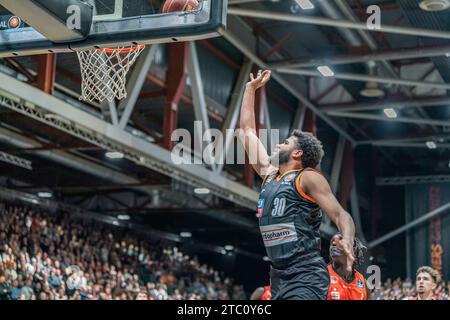 Chemnitz, Deutschland 09. Dezember 2023: BBL Pokal - 1/4 Finale - 2023/2024 - Niners Chemnitz vs. Ratiopharm Ulm im Bild: LJ. Figueroa (Ulm) Stockfoto