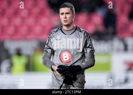 Sandhausen, Deutschland. Dezember 2023. Lucien Hawryluk (Torwart, SVWM, 30), Einzelbild, Einzelfoto, Aktion, 09.12.2023, Sandhausen (Deutschland), Fussball, 3. LIGA, SV SANDHAUSEN - SV WALDHOF MANNHEIM, DFB/DFL-VORSCHRIFTEN VERBIETEN JEDE VERWENDUNG VON FOTOGRAFIEN ALS BILDSEQUENZEN UND/ODER QUASI-VIDEO. Quelle: dpa/Alamy Live News Stockfoto