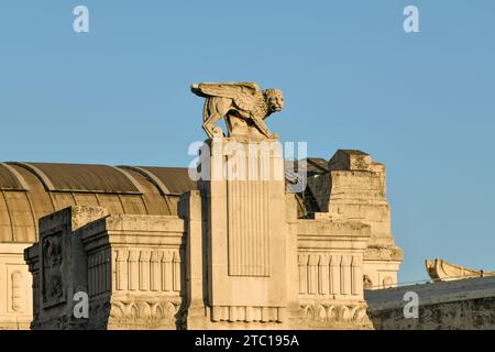 Stazione Milano Centrale ist der Hauptbahnhof der Stadt Mailand in der Lombardei in Norditalien. Stockfoto