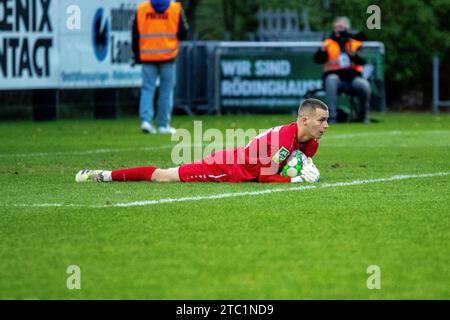 Rödinghausen, Deutschland 09. Dezember 2023: Regionalliga West – 2023/2024 – SV Rödinghausen gegen 1 FC. Bocholt Im Bild: Torhueter Luis Weber (Rödinghausen) Stockfoto