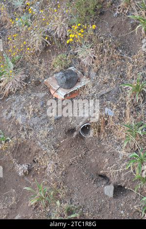 Künstliche Nistbox des vom Aussterben bedrohten Zino-Petrel, Pterodroma madeira, hoch in den Bergen von Madeira, Portugal. Stockfoto