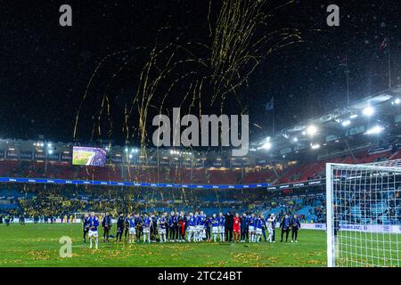 Oslo, Norwegen. Dezember 2023. Die Spieler von Molde loben die Fans nach dem Norwegischen Cup-Finale 2023, dem NM Menn-Finale, zwischen FK Bodoe/Glimt und Molde FK im Ullevaal Stadion in Oslo. (Foto: Gonzales Photo/Alamy Live News Stockfoto