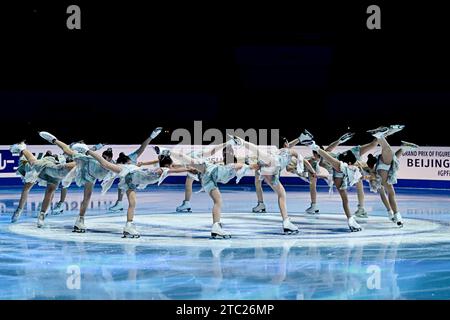 Peking, China. Dezember 2023. Eröffnung während der Ausstellungsgala beim ISU Grand Prix des Eiskunstlauf-Finales 2023 im National Indoor Stadium am 10. Dezember 2023 in Peking, China. Quelle: Raniero Corbelletti/AFLO/Alamy Live News Stockfoto