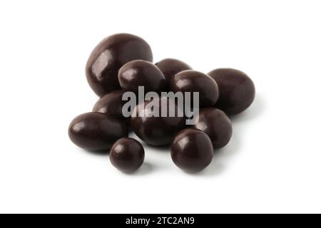 Dragee Bonbons in Schokoladenglasur isoliert auf weißem Hintergrund Stockfoto