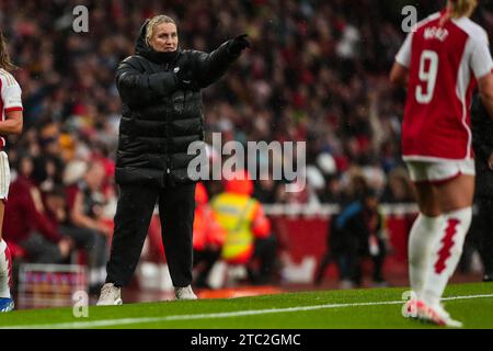 London, Großbritannien. Dezember 2023. Chelsea-Managerin Emma Hayes am 10. Dezember 2023 beim Spiel Arsenal Women FC gegen Chelsea Women FC WSL im Emirates Stadium, London, England, Großbritannien Credit: Every Second Media/Alamy Live News Stockfoto