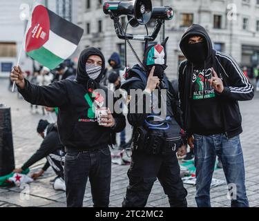 Pro-palästinensische Aktivisten beim "marsch für einen Waffenstillstand" in London. Stockfoto
