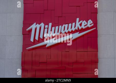 Bürogebäude von Milwaukee Electric Tool in Milwaukee, WI, USA Stockfoto