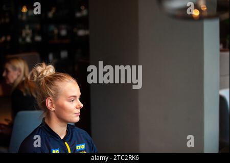 Göteborg, Schweden. Dezember 2023. Nina Koppang aus Schweden bei einer Presseveranstaltung mit Schweden während der IHF Frauen-Weltmeisterschaft am 10. Dezember 2023. Quelle: PS Photo / Alamy Live News Stockfoto