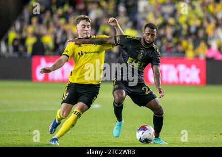 Columbus, Ohio, USA. Dezember 2023. Columbus Crew Mittelfeldspieler Aidan Morris (8) und LAFC Mittelfeldspieler Kellyn Acosta (23). Die Columbus Crew gewinnt ihren dritten MLS Cup und besiegt den Titelverteidiger LAFC mit 2:1. (Kindell Buchanan/Alamy Live News) Stockfoto