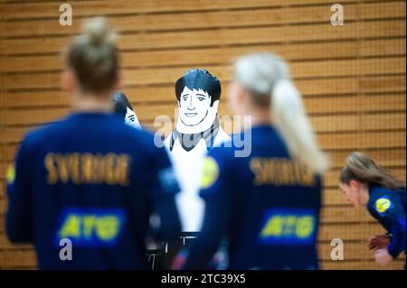 Göteborg, Schweden. Dezember 2023. Eine Puppe während eines Trainings mit Schweden während der IHF Frauen-Weltmeisterschaft am 10. Dezember 2023. Quelle: PS Photo / Alamy Live News Stockfoto