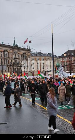 Kopenhagen, Dänemark. Dezember 2023. Kopenhagen, Dänemark. Dezember 2023. Pro-palästinensische Demonstration in Kopenhagen, Dänemark am Sonntag, den 10. Dezember 2023 Credit: Pahas/Alamy Live News Credit: Pahas/Alamy Live News Stockfoto