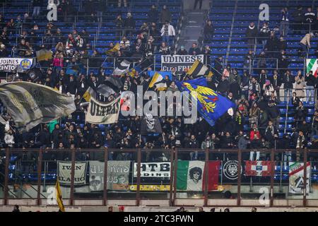 Mailand, Italien. Dezember 2023. Dezember 09, 2023 Mailand - Italien - Sport, Fußball - Inter - Udinese A Football Championship 2023/2024 - G. Meazza Stadium - im Bild: Supporters udinese in Mailand Credit: Kines Milano/Alamy Live News Stockfoto