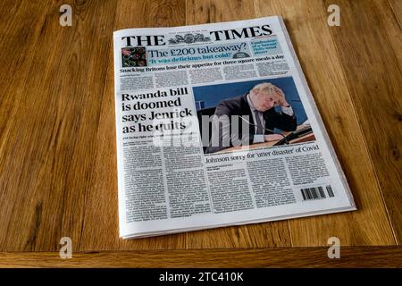 7. Dezember 2023. Die Titelzeile der Times lautet: "Ruanda Bill ist dem Untergang geweiht", sagt Jenrick, als er aufgibt. Stockfoto