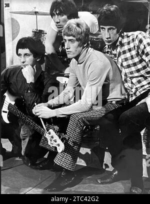 DIE britische Rockgruppe der WHO in der TV-Show Ready, Steady, Go! i n 1966. Von links: John Entwistle, Keith Moon, Roger Daltrey, Pete Townshend. Foto: Tony Gale Stockfoto