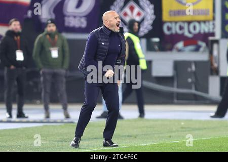 Rom, Italie. Dezember 2023. Vincenzo Italiano Cheftrainer von Fiorentina reagiert während des italienischen Meisterschaftsspiels Serie A zwischen AS Roma und ACF Fiorentina am 10. Dezember 2023 im Stadio Olimpico in Rom, Italien - Foto Federico Proietti/DPPI Credit: DPPI Media/Alamy Live News Stockfoto