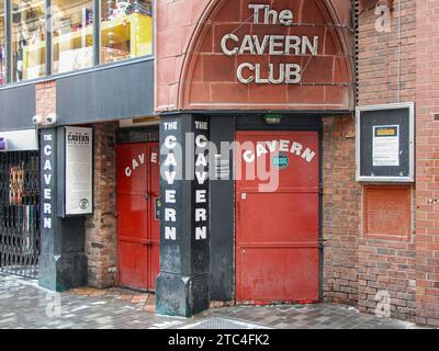 Die Matthew Street in Liverpool nennt sich bírthplace of Beatles, da sich der Cavern Club auf dieser Straße befindet. Stockfoto