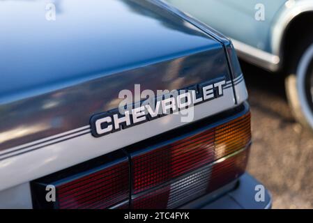 Salvador, Bahia, Brasilien - 02. Dezember 2023: Logo eines Autos der Marke Chevrolet. Stadt Salvador, Bahia. Stockfoto