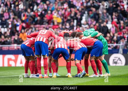 10. Dezember 2023; Metropolitano Stadium, Madrid, Spanien, spanischer La Liga Football, Atletico Madrid gegen Almeria; Atletico de Madrid Huddle vor dem Spiel Stockfoto