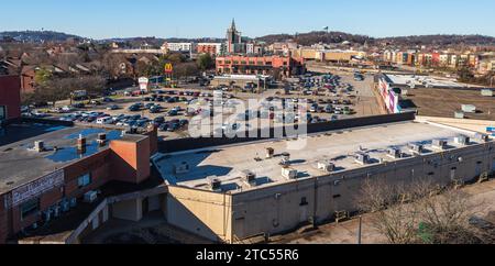 Das Einkaufszentrum Village of Eastside im Viertel East Liberty in Pittsburgh, Pennsylvania, USA Stockfoto