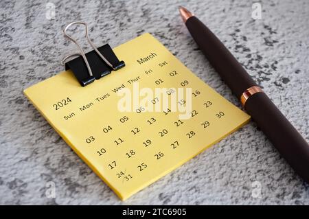 März 2024 Kalender auf Haftnotizen. Kalenderkonzept. Stockfoto