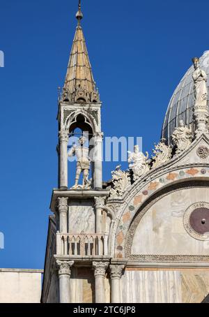 Die nördliche Fassade von St. Markusbasilika in Venedig. Italien Stockfoto