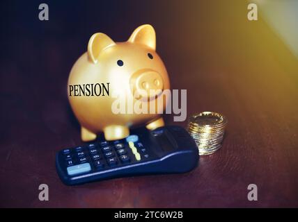 Schweinebank mit dem Text „Rente“ Stockfoto