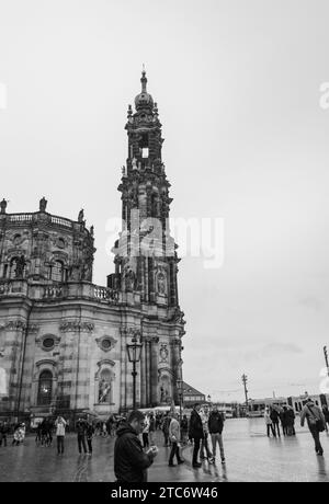 Dreifaltigkeitsdom Theaterplatz Dresden Deutschland. Dresdner Innenstadtplatz mit dem Dom der Heiligen Dreifaltigkeit, früher katholischer CH Stockfoto