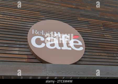 Bordeaux , Frankreich - 11 29 2023 : Relais h Café Markentext und Logo-Schild auf Fassadenladen Presse Kaffee Französisch Convenience Store Zeitungen Zeitschriften Buch Stockfoto