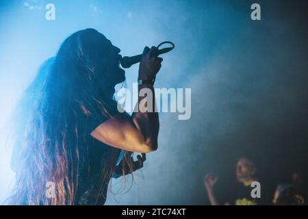 Kopenhagen, Dänemark. Dezember 2023. Die dänische Black-Metal-Band Sunken gibt ein Live-Konzert im Pumpehuset als Teil des Pest fest 2023 in Kopenhagen. (Foto: Gonzales Foto - Peter Troest). Stockfoto