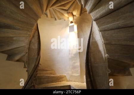 10.12.2023, Graz, AUT, unterwegs in Steiermark, Stadtreportage, Reportage, im Bild Grazer Doppelwendeltreppe, Doppelwendeltreppe, Zwillingswendeltreppe, Grazer Burg, Graz, Steiermark, Oesterreich, *** 10 12 2023, Graz, AUT, auf der Straße in der Steiermark, Stadtreportage, Reportage, im Bild Graz Doppelspiraltreppe, Doppelspiraltreppe, Doppelspiraltreppe, Grazer Schloss, Graz, Steiermark, Österreich, Stockfoto