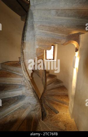 10.12.2023, Graz, AUT, unterwegs in Steiermark, Stadtreportage, Reportage, im Bild Grazer Doppelwendeltreppe, Doppelwendeltreppe, Zwillingswendeltreppe, Grazer Burg, Graz, Steiermark, Oesterreich, *** 10 12 2023, Graz, AUT, auf der Straße in der Steiermark, Stadtreportage, Reportage, im Bild Graz Doppelspiraltreppe, Doppelspiraltreppe, Doppelspiraltreppe, Grazer Schloss, Graz, Steiermark, Österreich, Stockfoto