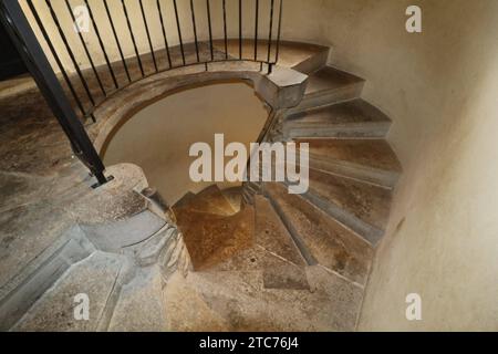 10.12.2023, Graz, AUT, unterwegs in Steiermark, Stadtreportage, Reportage, im Bild Grazer Doppelwendeltreppe, Doppelwendeltreppe, Zwillingswendeltreppe, Grazer Burg, Graz, Steiermark, Oesterreich, *** 10 12 2023, Graz, AUT, auf der Straße in der Steiermark, Stadtreportage, Reportage, im Bild Graz Doppelspiraltreppe, Doppelspiraltreppe, Doppelspiraltreppe, Grazer Schloss, Graz, Steiermark, Österreich, Stockfoto