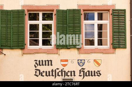 Altstadt Sommerimpressionen aus der wunderschönen Altstadt von Freiburg im Breisgau in Süddeutschland. Freiburg im Breisgau, Deutschland, 07.08.2022 *** Altstadt Sommereindrücke aus der schönen Altstadt von Freiburg im Breisgau in Süddeutschland Freiburg im Breisgau, Deutschland, 07 08 2022 Stockfoto