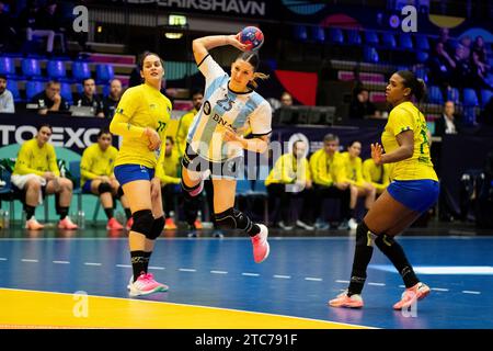 Frederikshavn, Dänemark. Dezember 2023. Micaela Casasola (25) aus Argentinien wurde während des Spiels der IHF Handball-Weltmeisterschaft 2023 zwischen Brasilien und Argentinien in der Arena Nord in Frederikshavn gesehen. (Foto: Gonzales Photo - Balazs Popal). Stockfoto