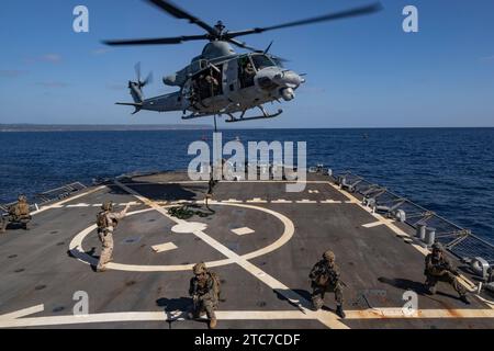 31. Marine Expeditionstruppe Maritime RAID Force führt Besuch, Board, Suche und Beschlagnahme Training an Bord der USS Hopper durch. Foto von Tyler Andrews Stockfoto