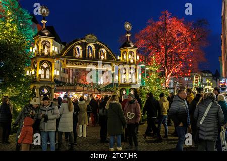 Der Weihnachtsmarkt Heinzels Wintermaerchen am Alten Markt in der historischen Stadt Köln. Der Weihnachtsmarkt Heinzels Wintermaerchen auf Stockfoto