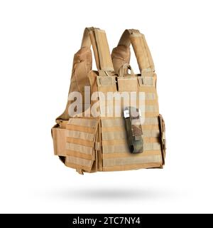 Kugelsichere Weste mit Militärtasche in Multicam-Camouflage mit Stauschlauch innen. Militärische Ausrüstung. Erste-Hilfe-Kasten zum Entlüften. Stockfoto