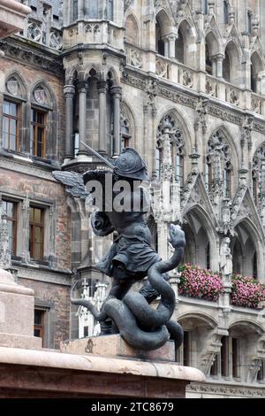 Putto-Statue Marienplatz in München Stockfoto