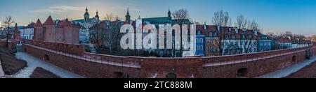 Ein Panoramabild von Warschaus Altstadt Stockfoto