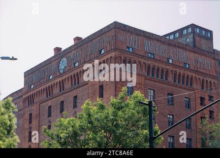 Eagle Warehouse & Storage, gebaut auf dem Gelände der Brooklyn Eagle Zeitung, umgewandelt in Wohneigentum. Stockfoto