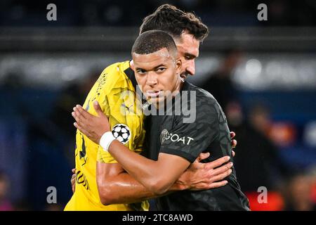 Mats HUMMELS von Borussia Dortmund und Kylian MBAPPE von PSG während des Fußballspiels der Gruppe F zwischen Paris Saint Germain und Borussia Dortmund am 19. September 2023 im Parc des Princes Stadion in Paris, Frankreich - Foto Matthieu Mirville / DPPI Stockfoto