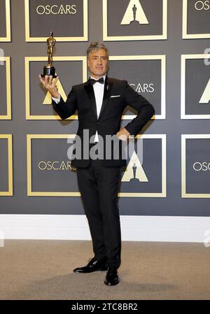 Taika Waititi bei den 92. Academy Awards, Press Room, die am 9. Februar 2020 im Dolby Theatre in Hollywood, USA, stattfanden Stockfoto