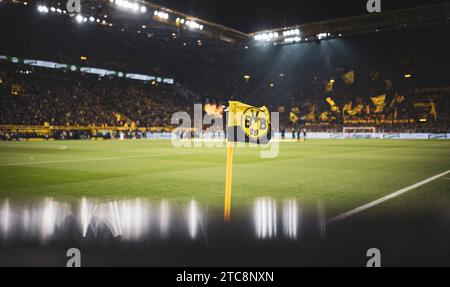 Dortmund, Deutschland. Dezember 2023. Eckfahne in Dortmund Borussia Dortmund - RB Leipzig 09.12.2023 Copyright (nur für journalistische Zwecke) by : Stockfoto